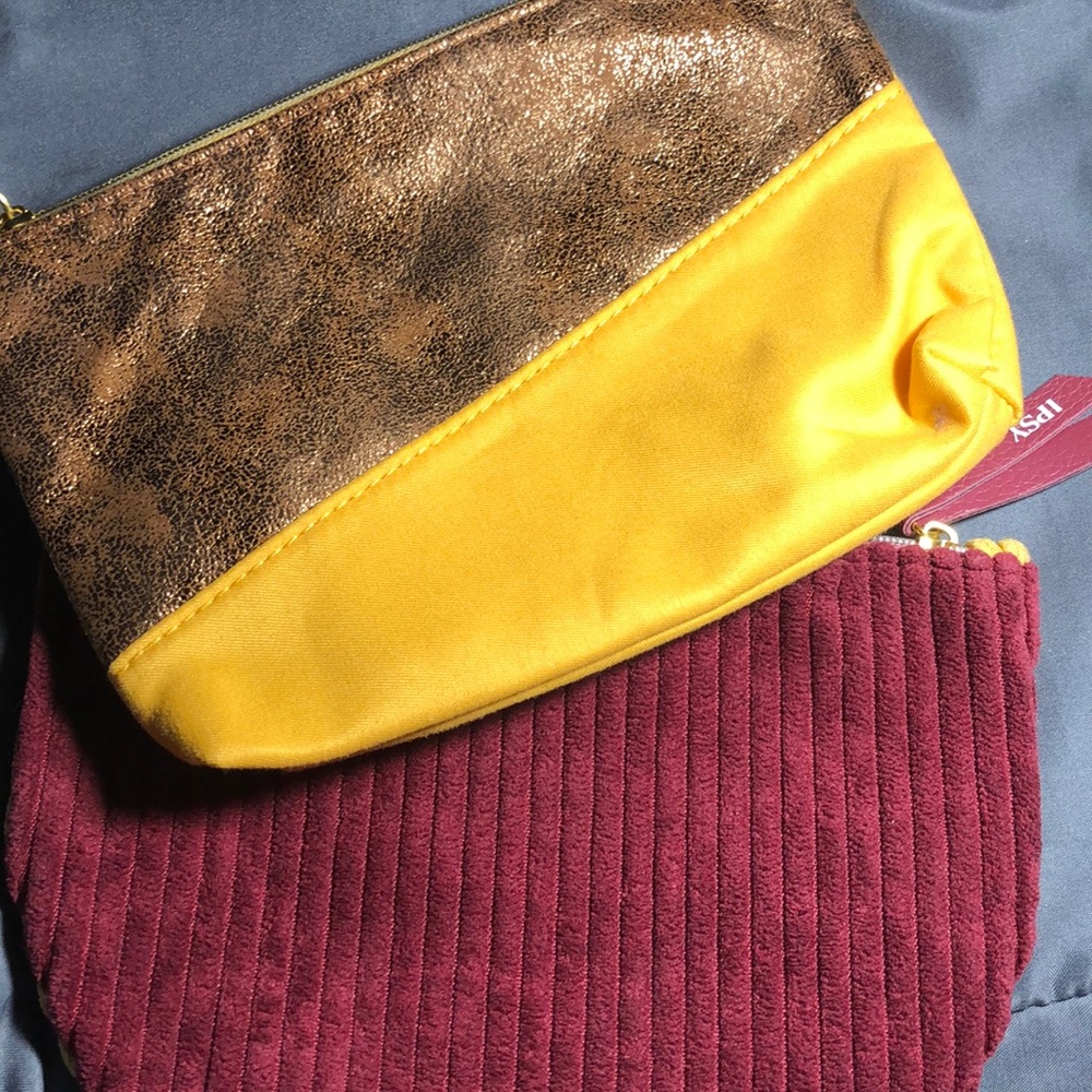 IPSY Bag FREE With Bundle of 2+ Items - Picture 3 of 7